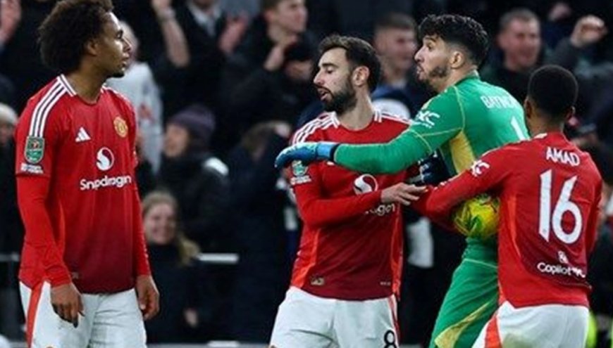 Altay Bayındır, Manchester United'da ilk 11'de