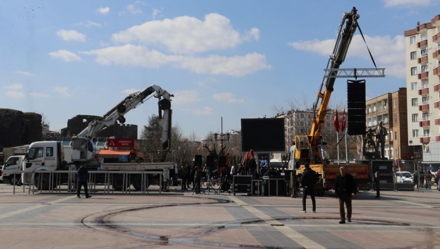 DEM Parti 17.00’de açıklama yapacak: Diyarbakır’da ses
sistemi ve dev ekran kuruluyor