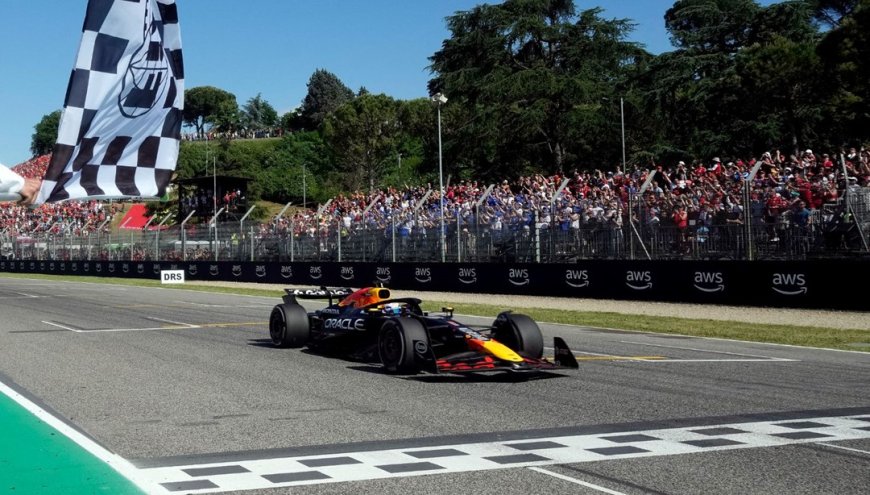 Formula 1'de kazanan Verstappen