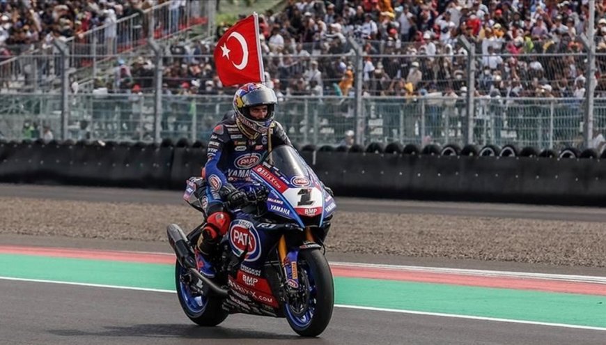 Milli motosikletçi Toprak Razgatlıoğlu Çekya'da birinci oldu